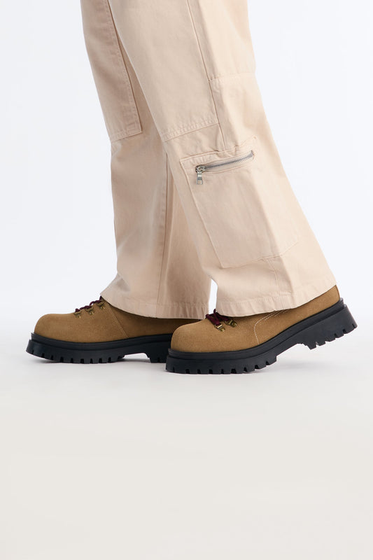 Hiking Style Faux Suede Chunky Low Top Lace Up Oxford Shoes - Taupe